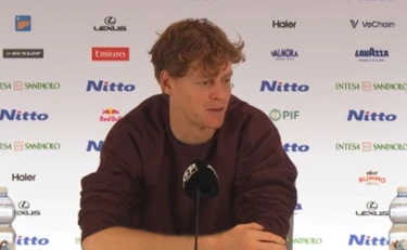 Jannik Sinner, la domanda che lo imbarazza: "Uhm…eeehhh, non so come risponderti"