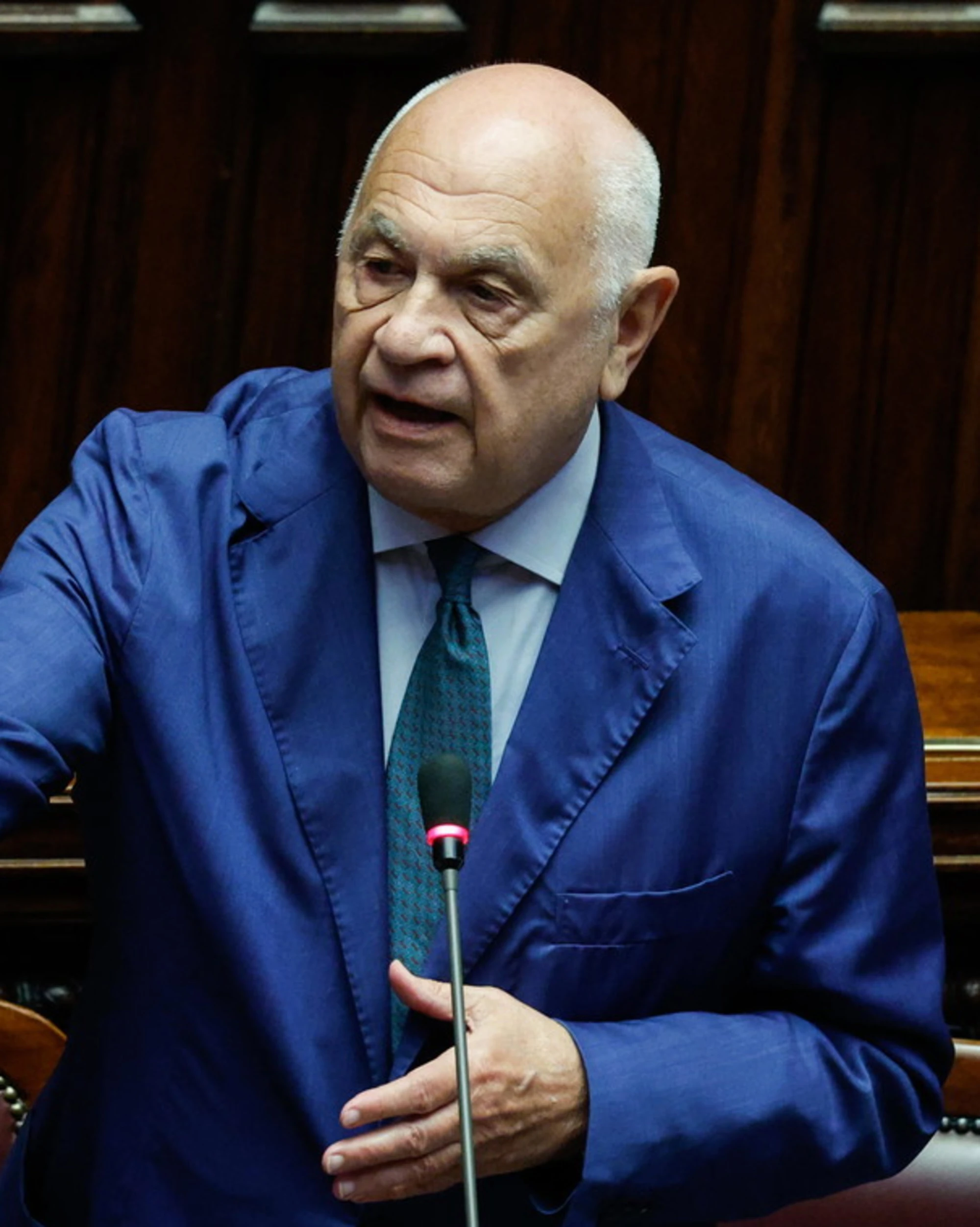 Le Corti danno giudizi sulle leggi e criticano l'operato del governo nel silenzio di tutti