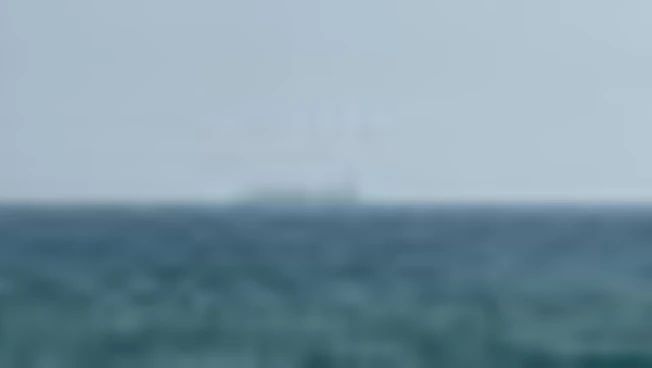 L'annuncio della riapertura di Hormuz fa crollare prezzo del greggio