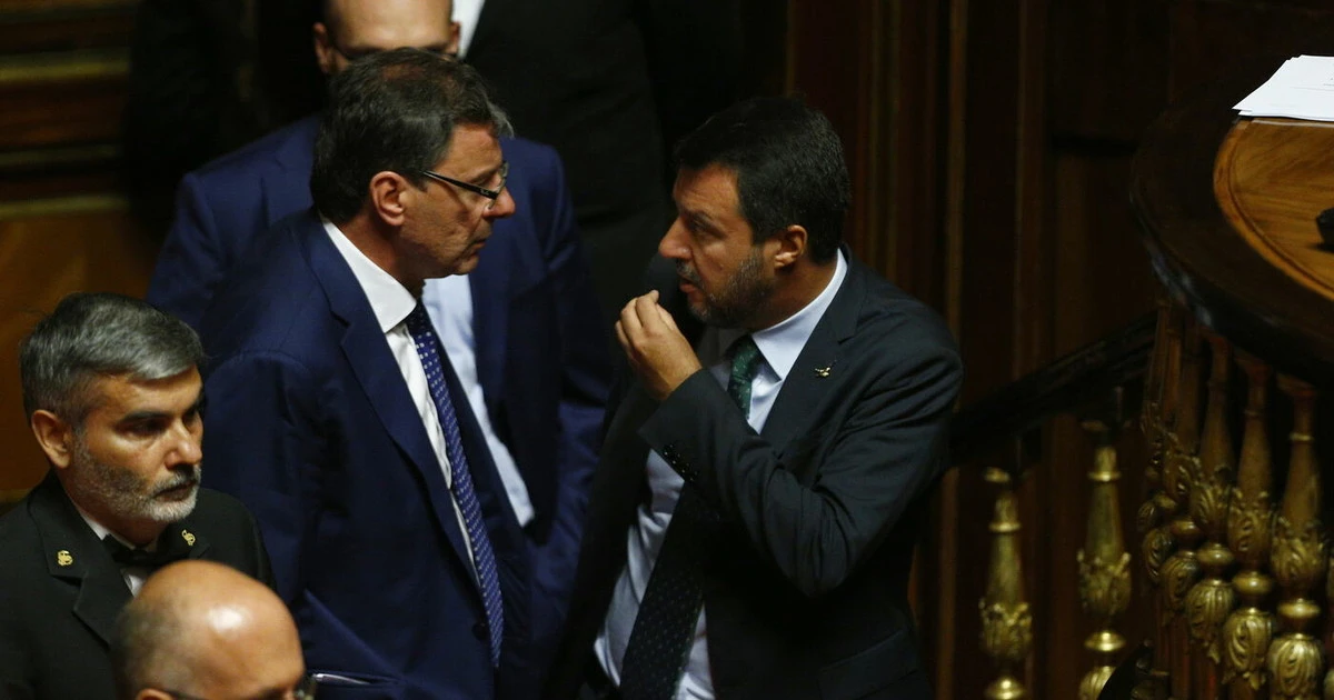 Matteo Salvini incontra Giancarlo Giorgetti, frecciata ai giornalisti: "Parlate con lui, stiamo litigando"
