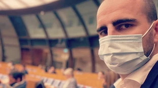 M5s, l'ex Marco Rizzone denuncia: "Il partito paga spot a favore del sì al referendum con il volto di Matteo Salvini"