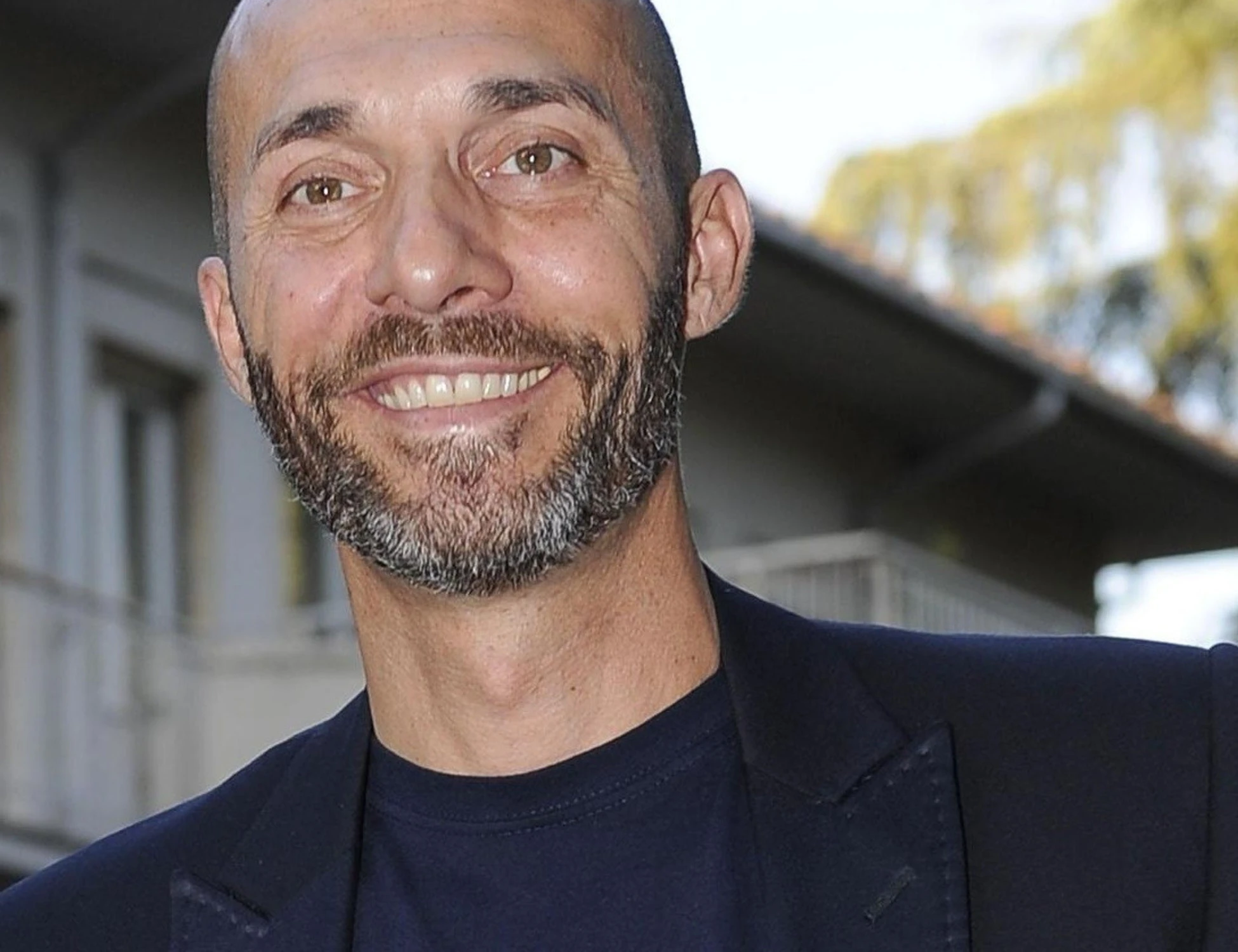 Max Laudadio, aggredito nella sua villa a Varese: la colluttazione con un uomo e poi in ospedale