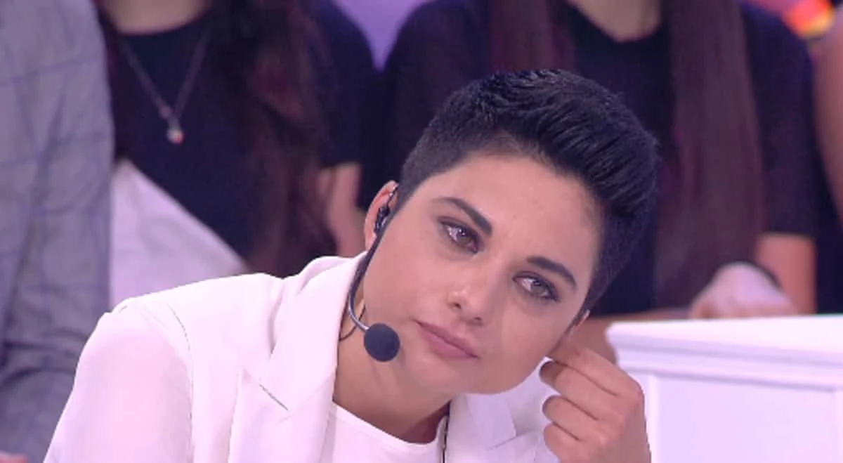 Amici, lo sfogo intimo di Giordana Angi: "Canto l'amore per una donna"