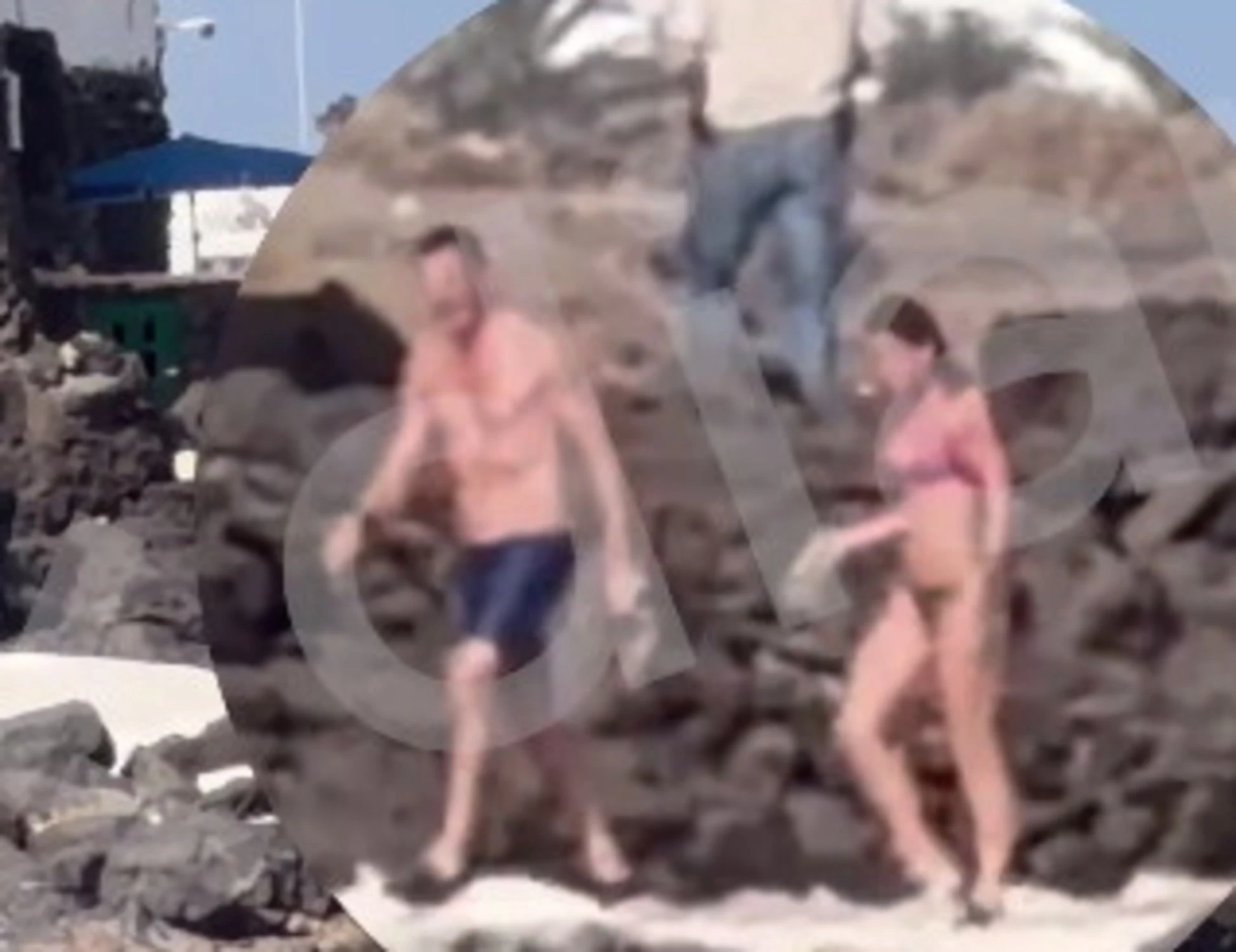 Pedro Sanchez, Ceuta esplode e la Ue crolla? E lui... scandaloso video al mare