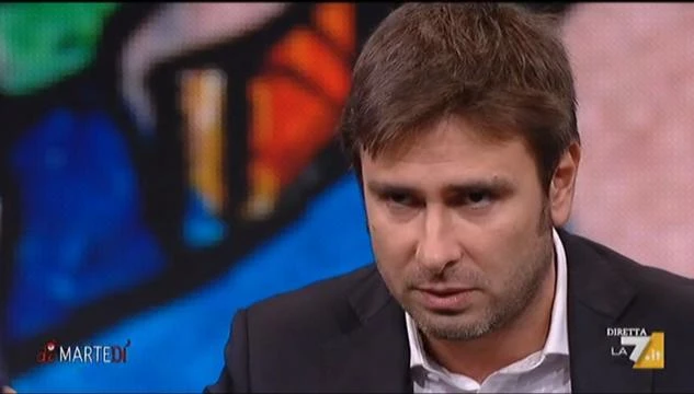 Alessandro Di Battista, fine oscena a DiMartedì: "Ma che fate stasera?", non lo applaudono e piange in diretta