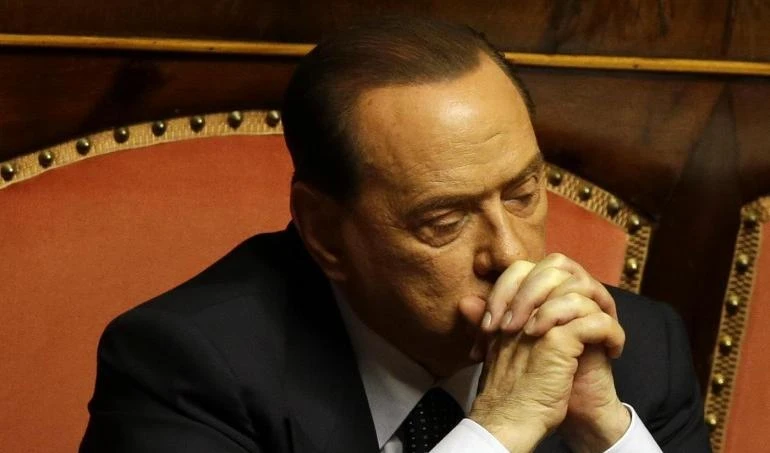 Dopo la decadenza Berlusconi teme il carcere e la fuga verso Alfano