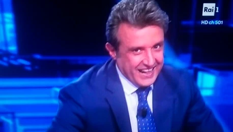 L'Eredità, Flavio Insinna tramortito dalla gaffe del concorrente: "Ecco dove si trova Aosta"