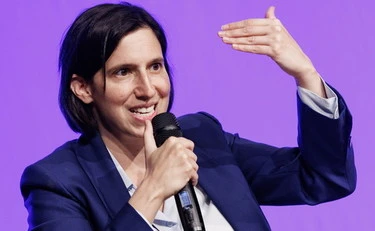 Pd, l'ultima bassezza: usa le donne e sacrifica gli innocenti