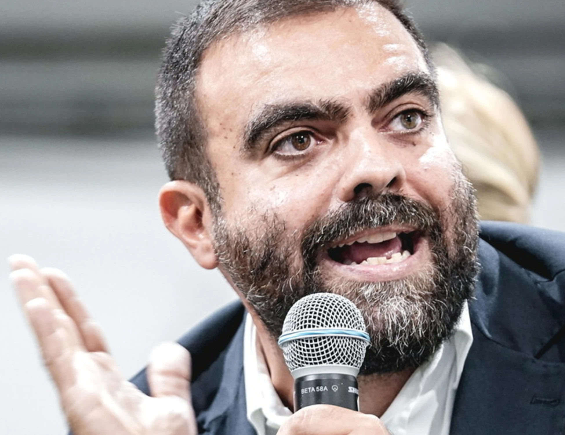 Scontri a Torino, Grimaldi di Avs farnetica: "Trappola voluta da Piantedosi"