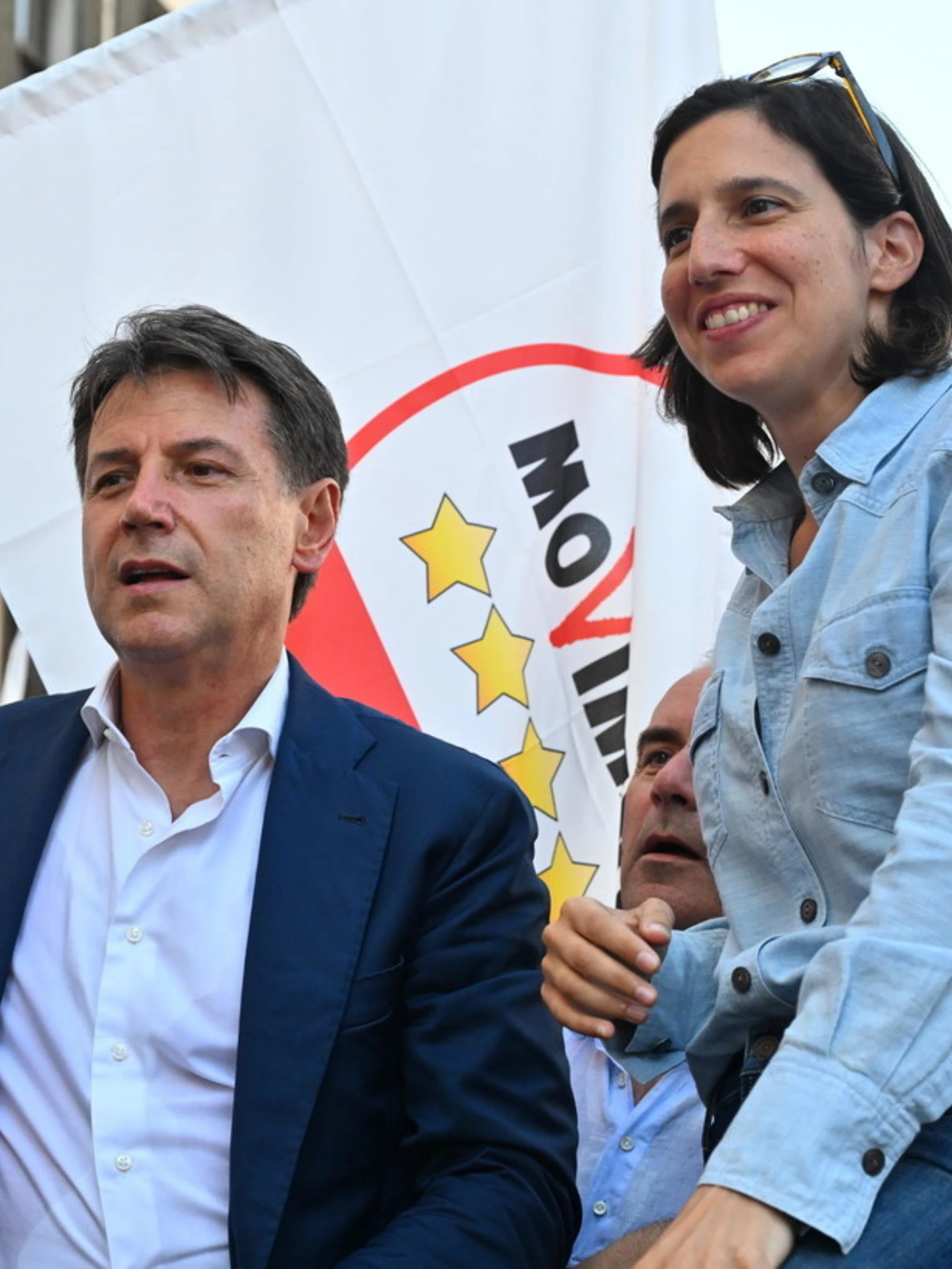 Sinistra alla fiera delle falsità
