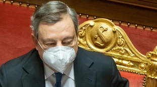 Mario Draghi, bomba ad orologeria a Palazzo Chigi: retroscena, al CdM convocato d'urgenza...