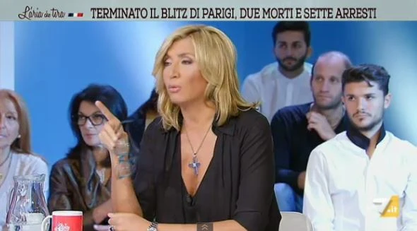 Myrta Merlino, scollatura sexy a L'aria che tira