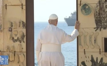 Leone a Lampedusa, Mantovano zittisce la sinistra: "Cos'Ã¨ cambiato grazie a Meloni"