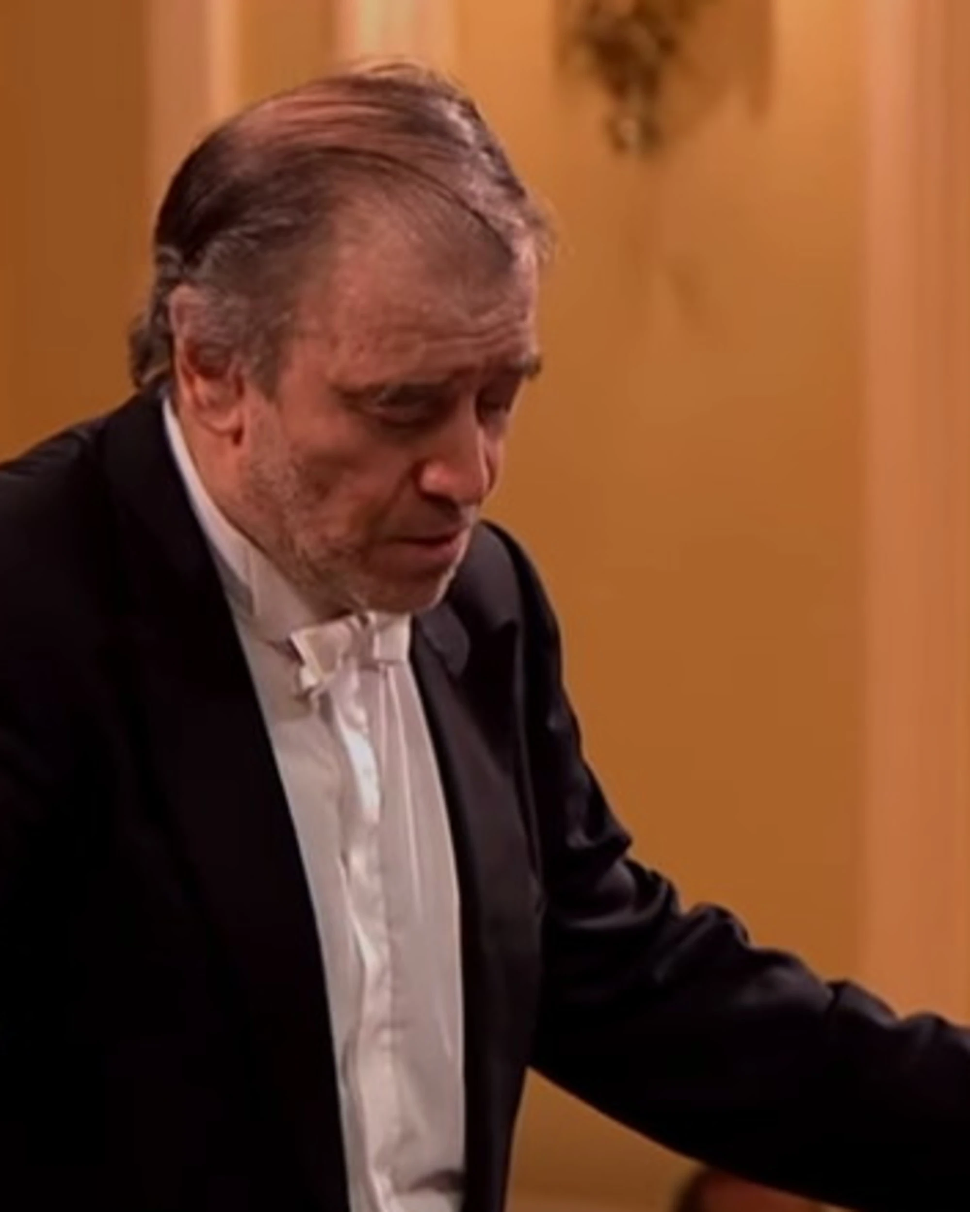 Gergiev, ecco perché il direttore putiniano deve esibirsi