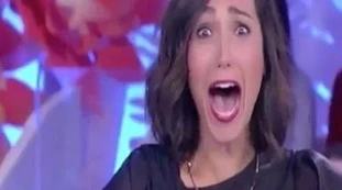 Vieni da Me, paura per Caterina Balivo: "Cos'è stato? Ma era nella canzone?". Esplosione in diretta