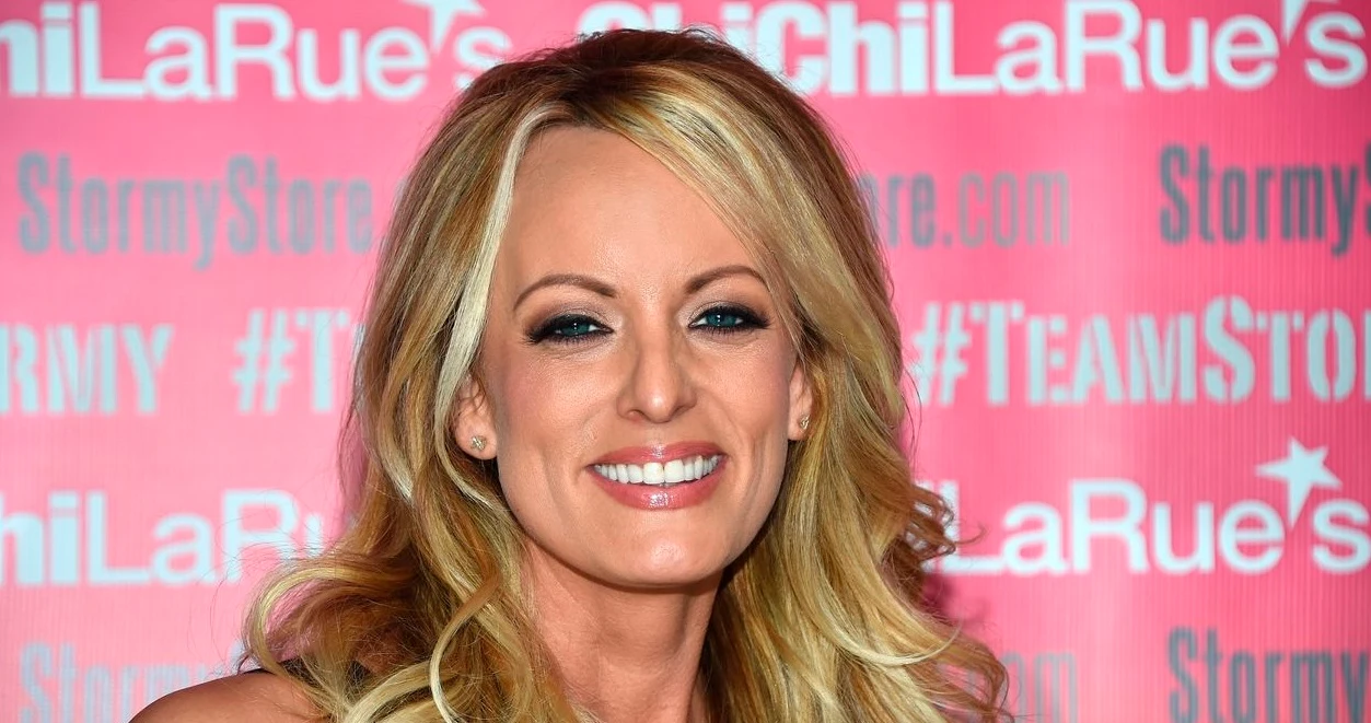 Stormy Daniels: la notte con Trump le costa 390mila dollari