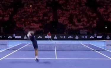 Jannik Sinner devastante, Djokovic liquidato: ora la finale con Alcaraz