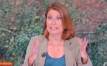 E' sempre Cartabianca, Piccolotti ridicolizzata da Scanzi e Alemannno: "Impara da queste tranvate"