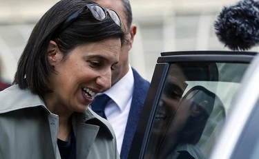https://media.liberoquotidiano.it/b0gun4BzlBxoWvCom87d1cLh1eTnflsAY5C2ae75UDY/width:800/quality:90/aW1hZ2VzLzIwMjUvMTAvMjEvMTczMTIzMDIyLTI1OWExNmQ3LWIyYzItNDFhNS05NjcwLTlhNGM1YTA0MjBhNi5qcGc.webp