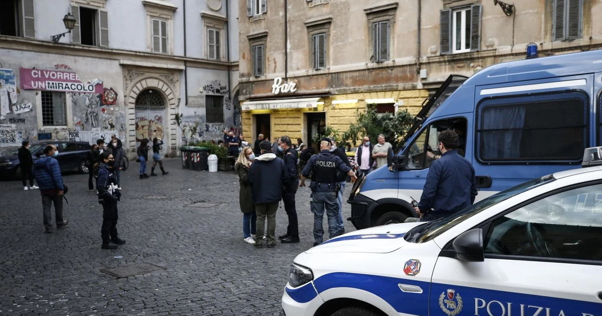Roma, 53enne trovato impiccato: aveva rilevato un bar, ma non era riuscito ad aprirlo causa Covid. Indagini aperte 