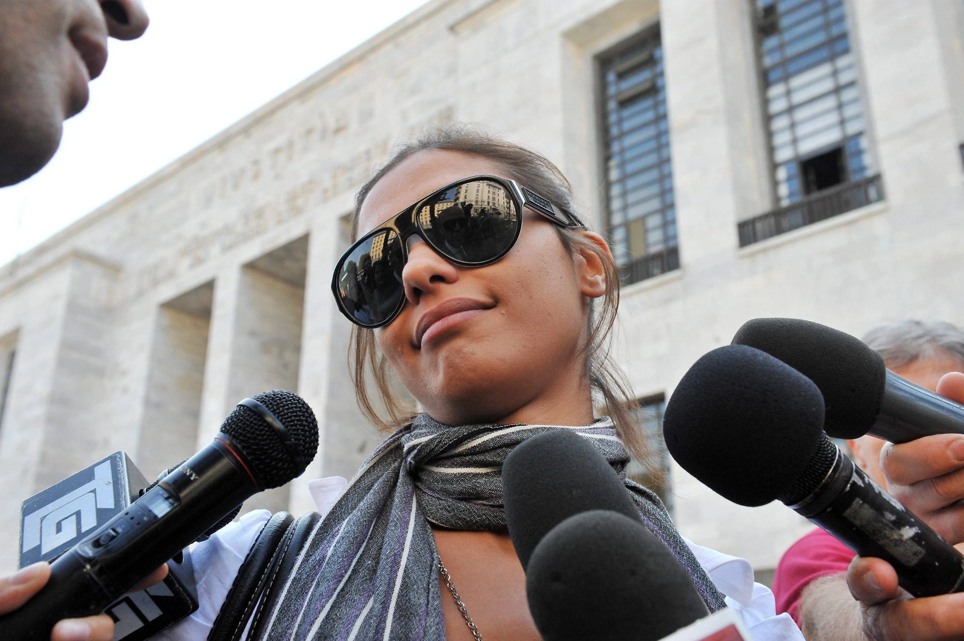 Imane Fadil, parla l'amico 70enne: "Aveva bisogno di soldi, non era serena. In ospedale era piena di lividi"