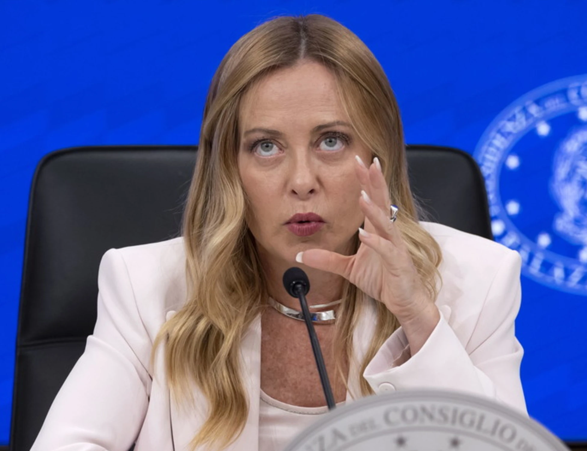 Bollo auto, Giorgia Meloni smonta la sinistra: "Non vale solo per il 2027"