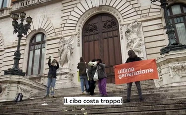 https://media.liberoquotidiano.it/b5_bMKT1B4KHp8ccHaJLmcyLLr8ynZMlH_ljD6-ho4c/width:800/quality:90/aW1hZ2VzLzIwMjUvMDkvMDMvMDgxNzIyNzA4LTI1NmI5MjZjLWM3YWUtNDg1My05MDk3LTM5ZTg4ZjczNjNlOC5qcGc.webp