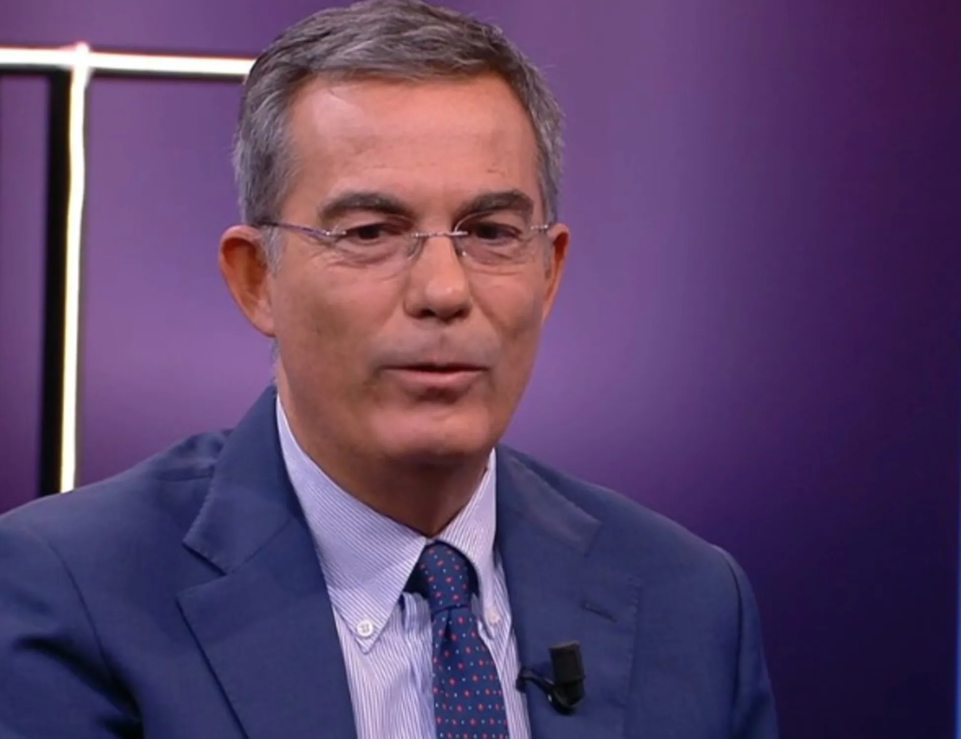 Leggi l'articolo: "Meloni? Un premier debole": Floris si copre di ridicolo