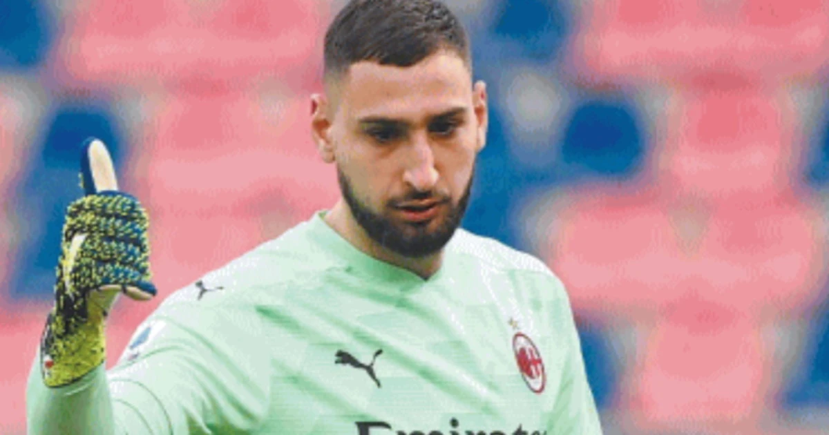 Gigio Donnarumma a casa di Berlusconi, l'orrore della sinistra dopo questa foto