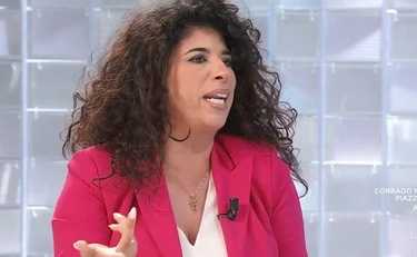 L'aria che tira, la vergogna di Kariam Moual contro la Montaruli: "Se fai entrare la badante..."