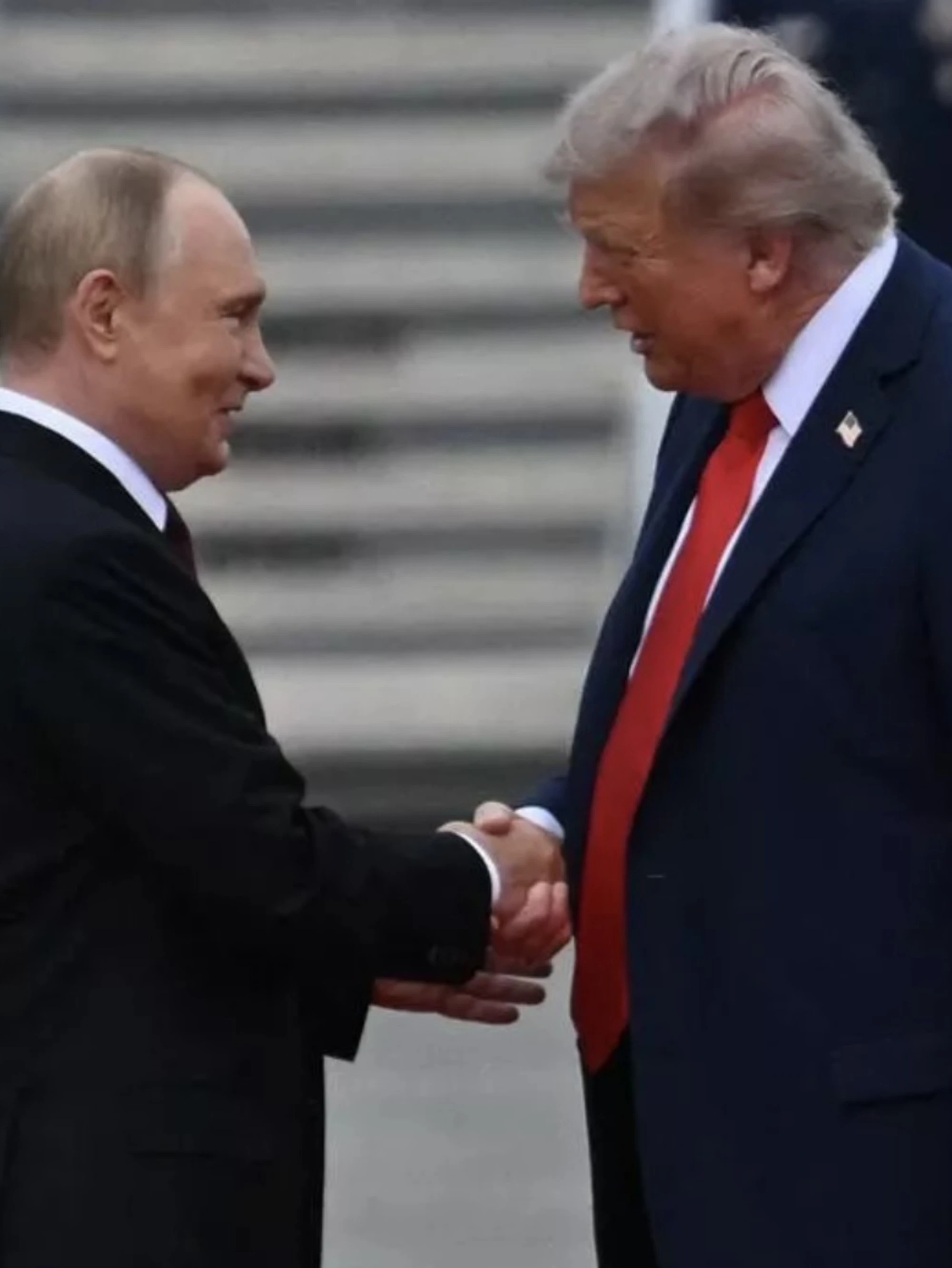 Vertice Anchorage, Trump: "Progressi, sentirò Zelensky". Putin: "Spero nella pace"