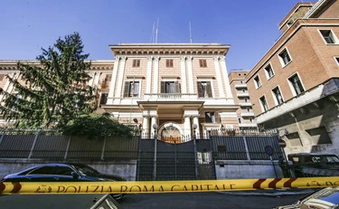 Russia, Italia sotto attacco: "Espulsi due addetti militari, fuori dal Paese entro tre giorni"