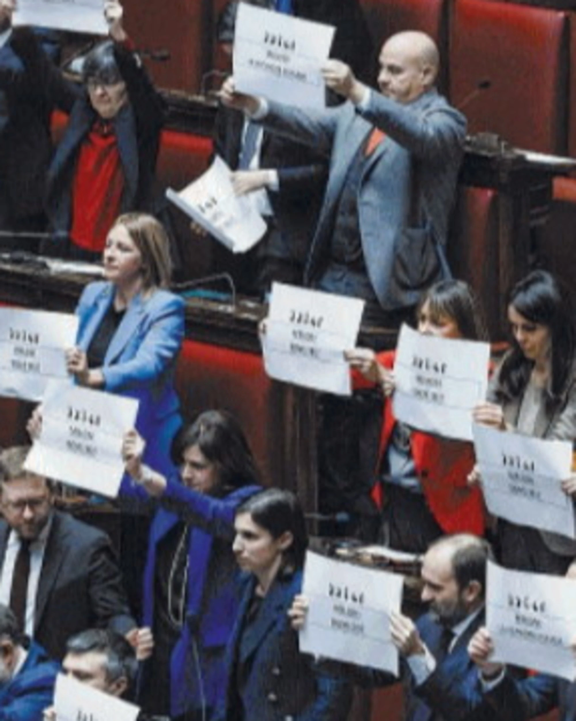 Almasri, il boomerang della sinistra: rischia l'inchiesta per fuga di notizie