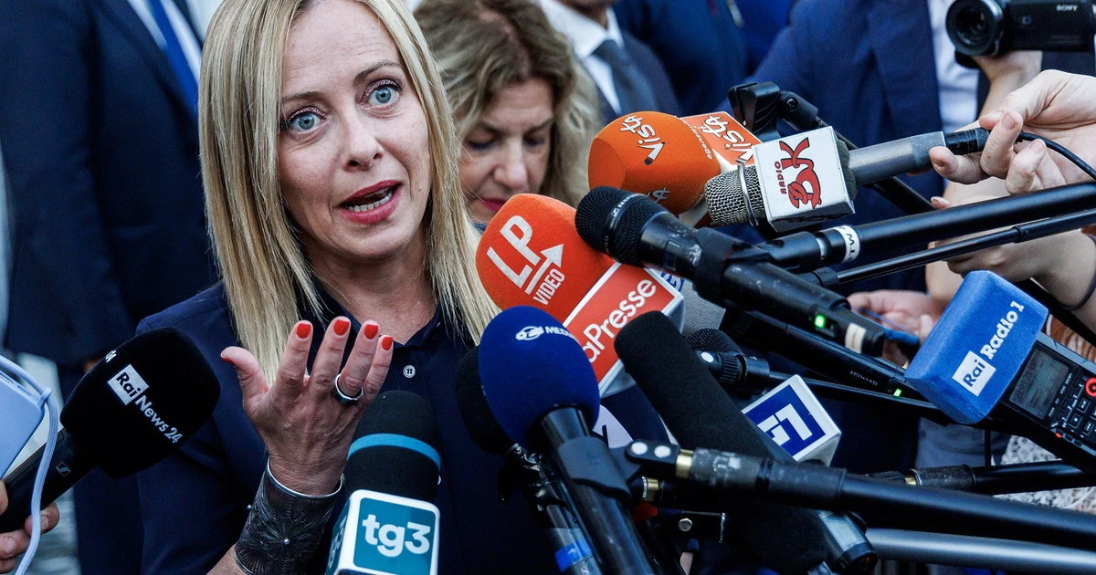 Giorgia Meloni, "blitz" prima di Ferragosto: perché rinuncia alla vacanza in famiglia