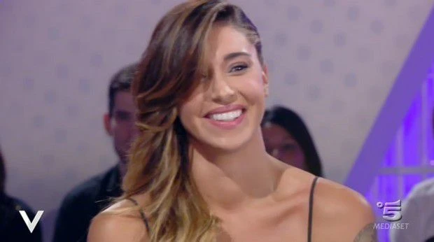 Verissimo, Belen Rodriguez e la confessione pesantissima di Fabrizio Corona: "Ogni cinque giorni..."