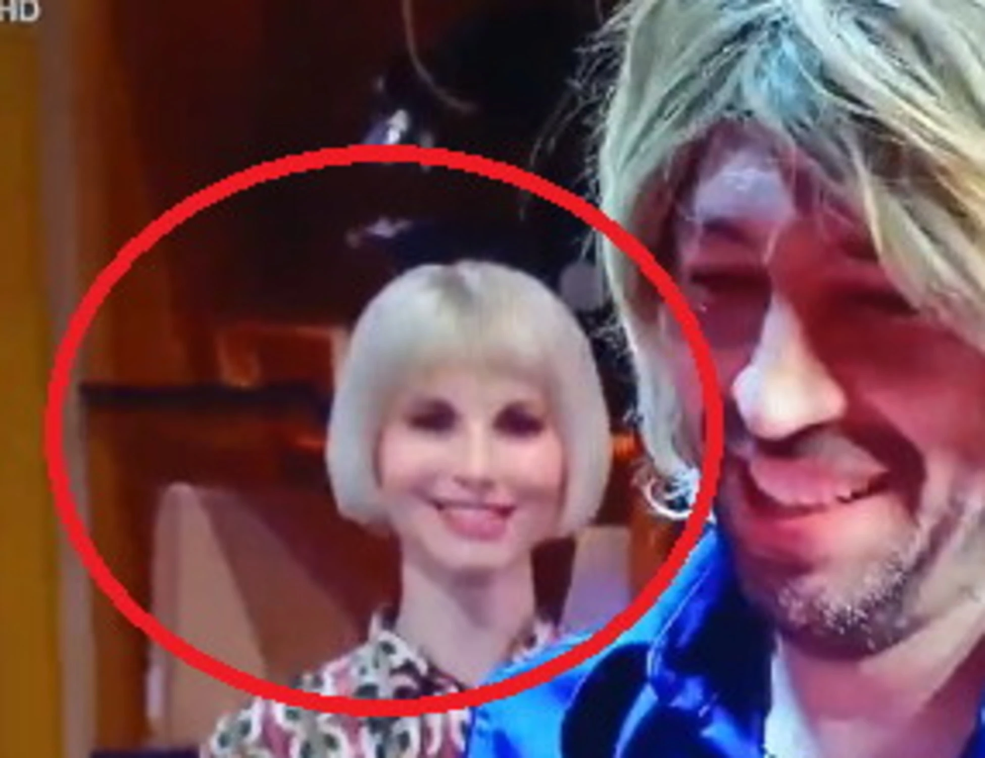 Affari Tuoi, da dove viene la pacchista: il dettaglio non sfuggito (e la scelta di De Martino)