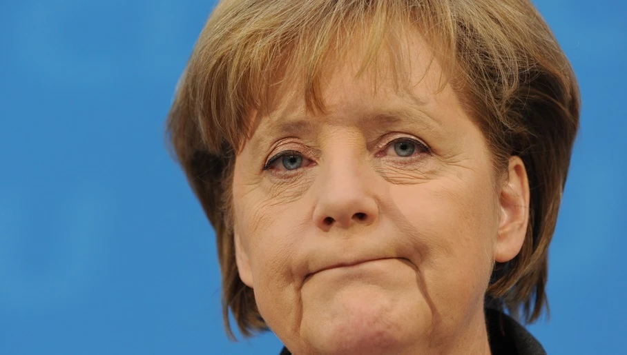 Angela Merkel, un altro suo ministro accusato di aver copiato la tesi di laurea
