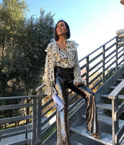 Vieni da me, Caterina Balivo in studio si presenta così: lo sconcerto dei fan, "una carnevalata"