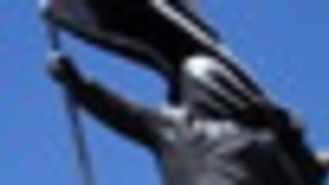 Una scultura di Banksy spunta nel cuore di Londra