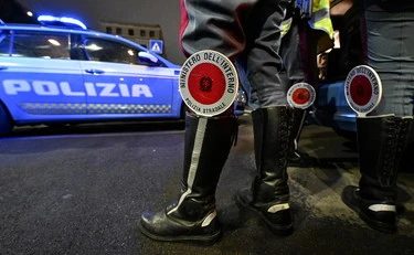 Circeo, investe tre ragazzi e scappa: un morto, caccia all'auto pirata