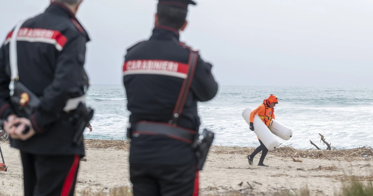 Strage a Crotone, scafisti e buonisti: la colpa è di chi illude i disperati