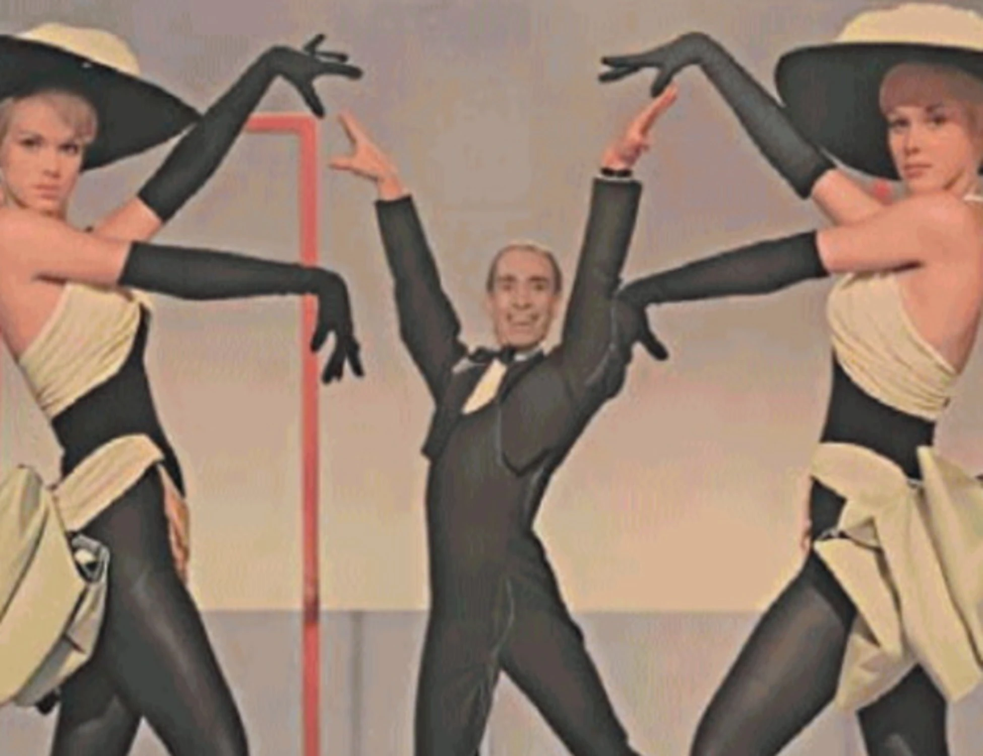 Gemelle Kessler, con balletti, gambe e ironia hanno accompagnato l'Italia più spensierata