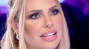 Ilary Blasi torna con Star in the star, veleno dietro le quinte della tv: "Chi non è molto felice...". Una accusa gravissima