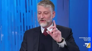 Alessandro Giuli: &quot;Quale domanda ha fatto arrabbiare la Meloni&quot;