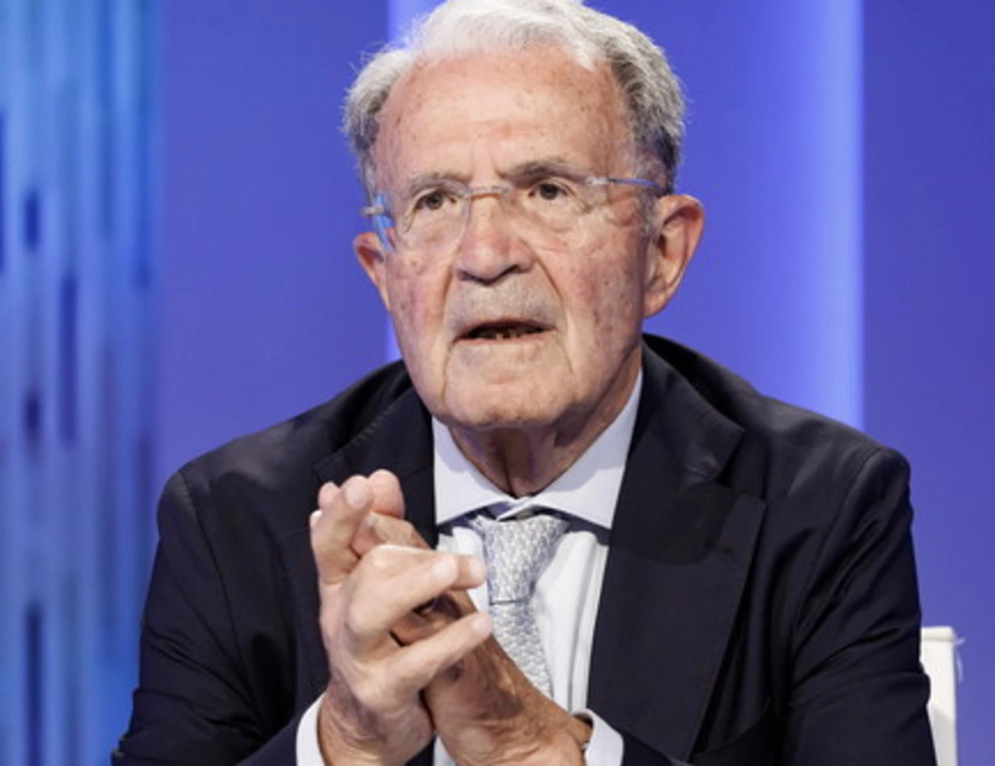Romano Prodi tifa Vannacci: "Arma decisiva, come ricatterà il governo"