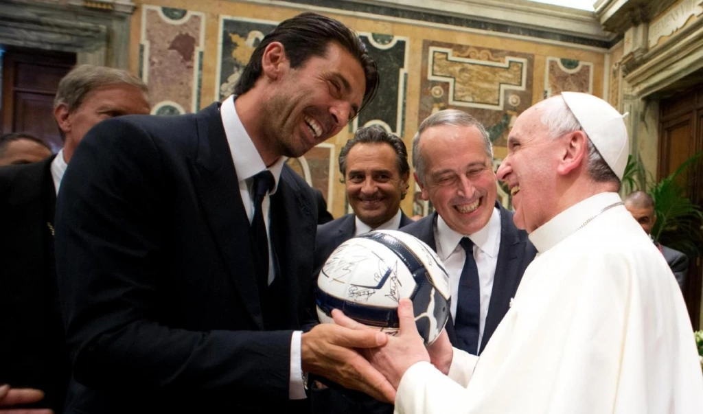 Papa Francesco incontra la nazionale di Italia e Argentina