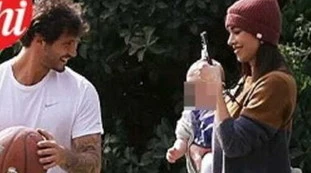 Belen Rodriguez e De Martino, un bacio? No, "molto più intimo": scoop-Signorini, come li becca al parco