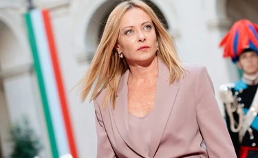 Meloni avverte sinistra e centri sociali: "Combatteremo le zone franche"