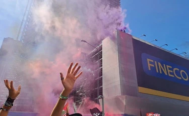 A Milano debutta il nuovo modello Pd: "Occupare è cosa giusta"