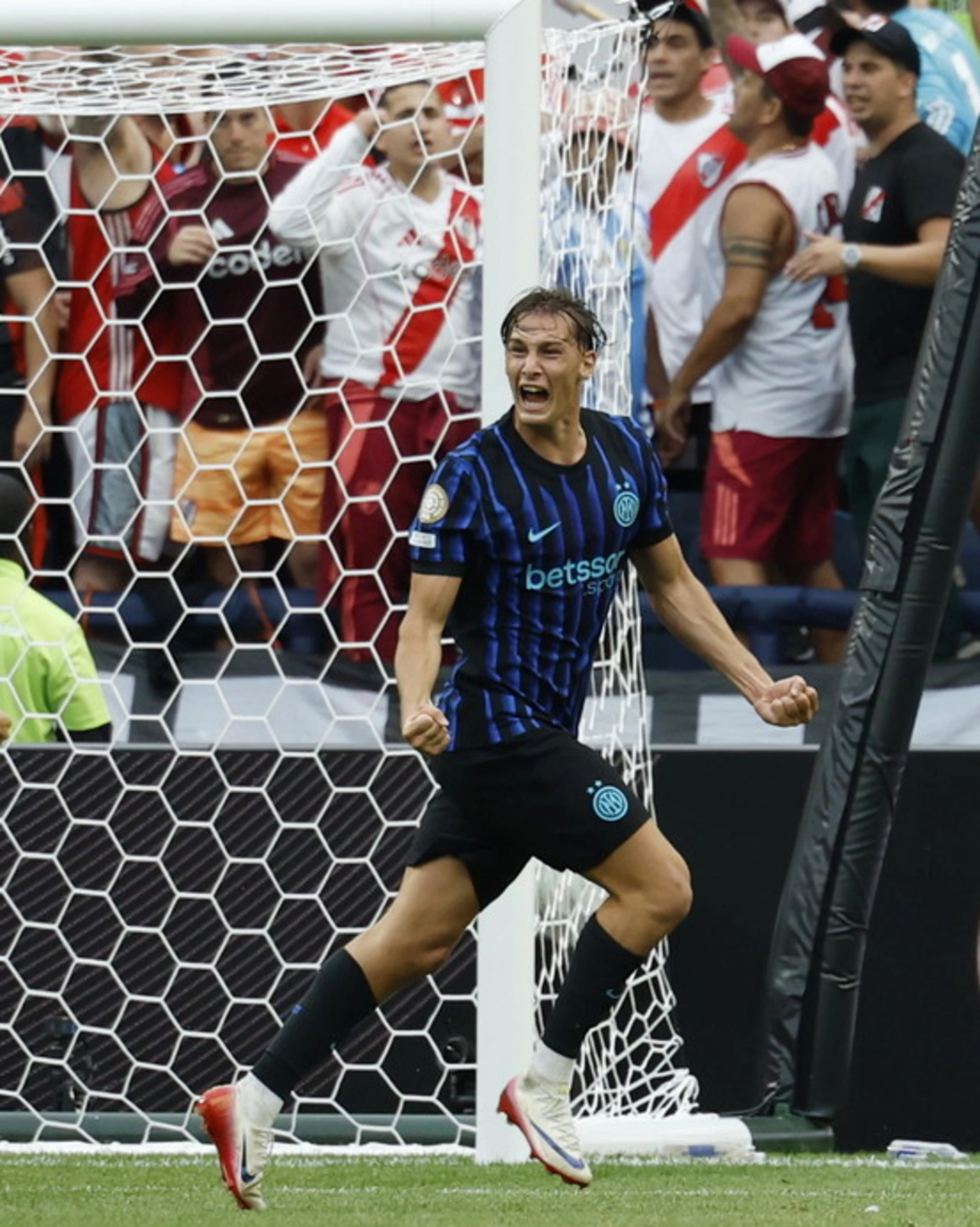L'Inter batte il River: Pio Esposito e Bastoni in gol, Chivu agli ottavi al Mondiale per club